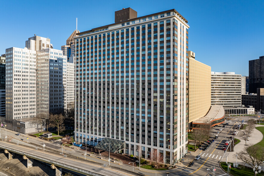 320 Fort Duquesne Blvd, Pittsburgh, PA en venta - Foto del edificio - Imagen 1 de 9