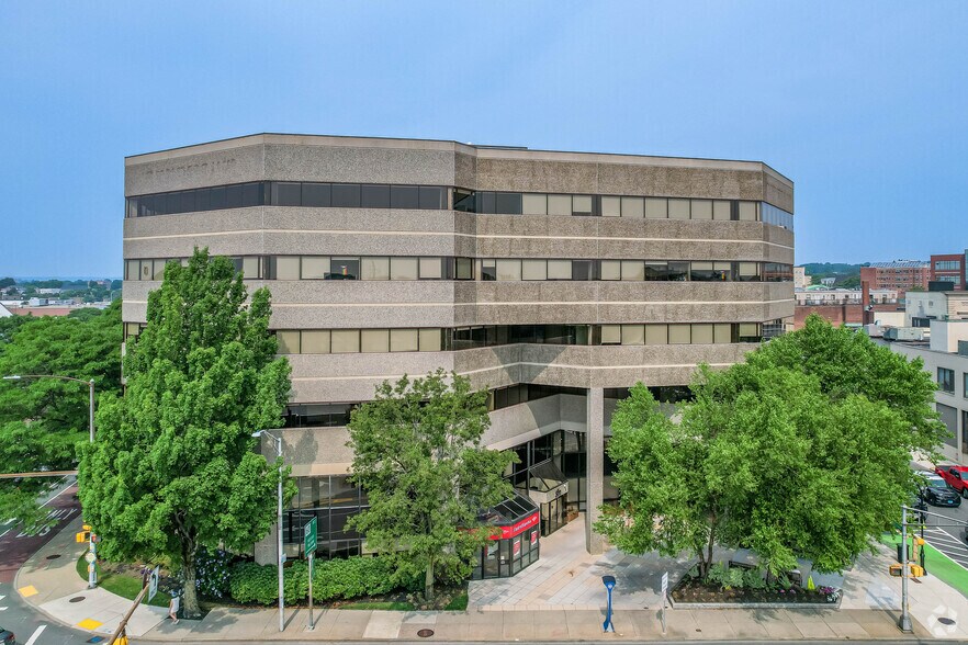 350 Main St, Malden, MA en alquiler - Foto del edificio - Imagen 2 de 26