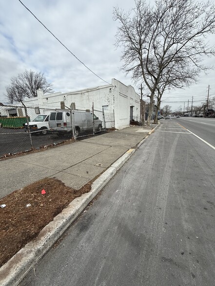 897-901 Frelinghuysen Ave, Newark, NJ en alquiler - Foto del edificio - Imagen 3 de 6