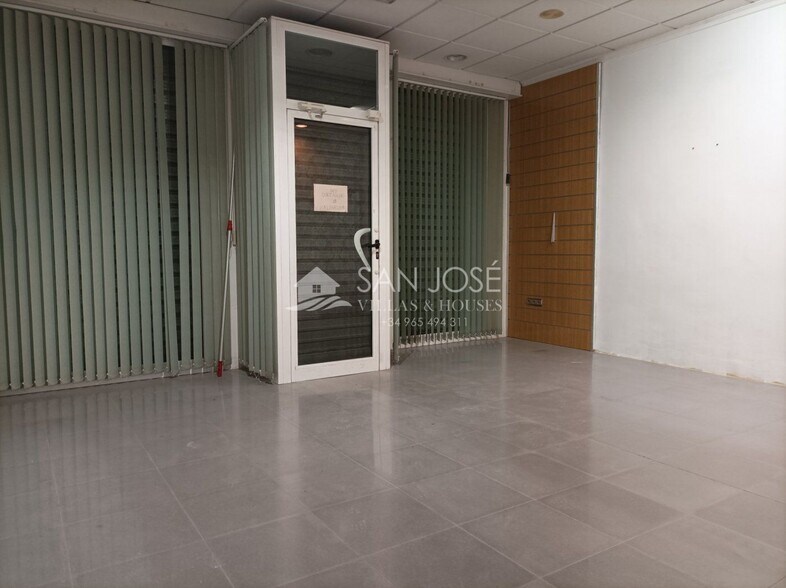 Local en Aspe en alquiler - Foto del edificio - Imagen 2 de 8