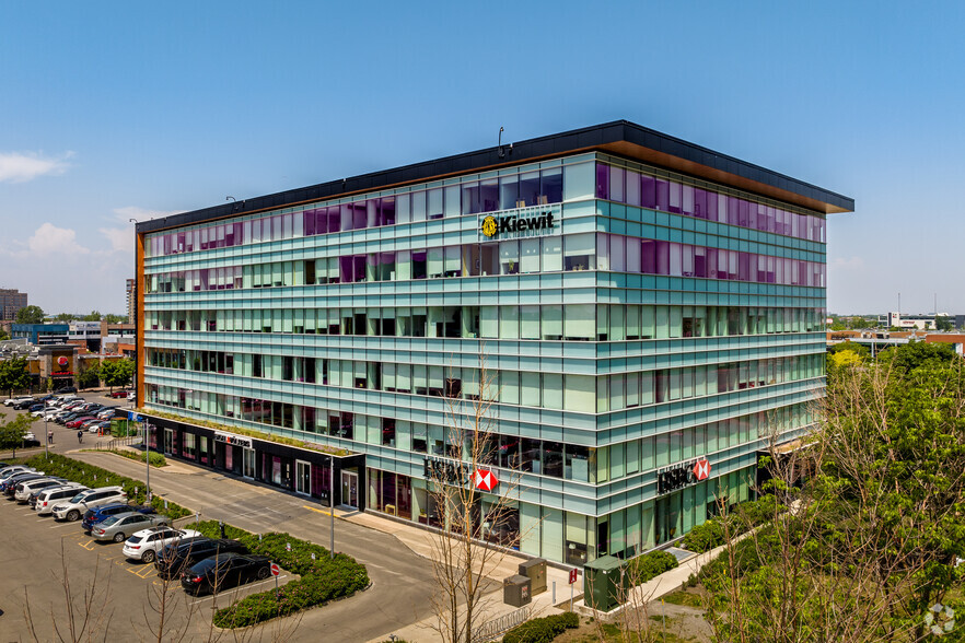 3055 Saint-Martin Boulevard West, Laval, QC en alquiler - Foto del edificio - Imagen 2 de 7