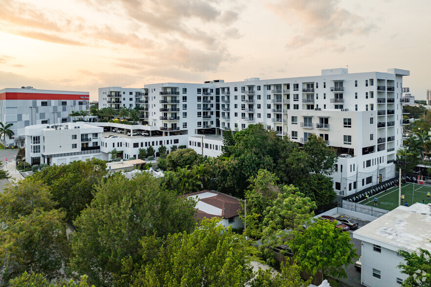 2100 SW 8th St, Miami, FL en alquiler - Foto del edificio - Imagen 3 de 58