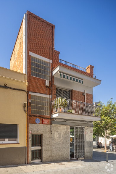 Carrer Mare de deu de Montserrat, 2, Santa Coloma de Gramenet, Barcelona en alquiler - Foto del edificio - Imagen 3 de 3