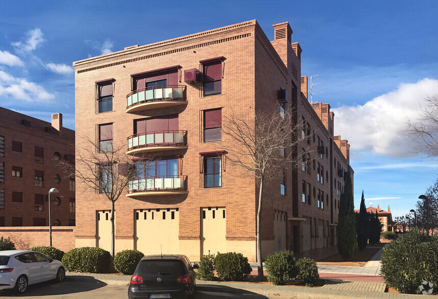 Edificios residenciales en Azuqueca de Henares, Guadalajara en venta - Foto del edificio - Imagen 2 de 2