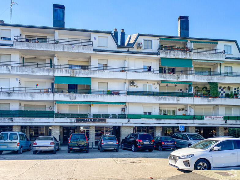 Avenida Nicasio Hernández Redondo, 4, Pelayos de la Presa, Madrid en alquiler - Foto del edificio - Imagen 1 de 2