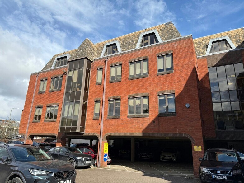 Vaughan Rd, Harpenden en alquiler - Foto del edificio - Imagen 2 de 2