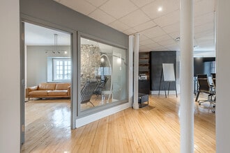 32 Rue Saint-Charles, Longueuil, QC en alquiler Foto del interior- Imagen 2 de 17