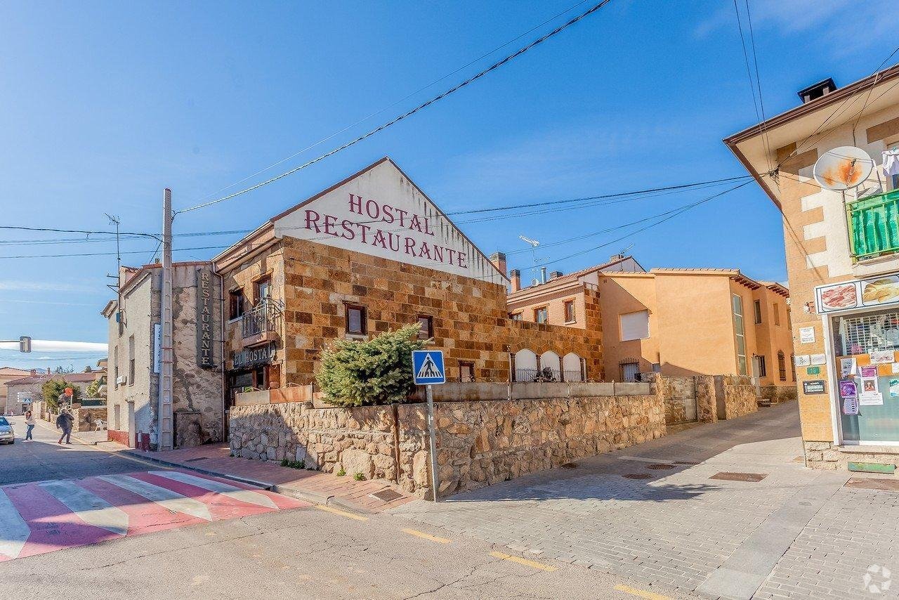 Hotel y hospedaje en Navalafuente, Madrid en venta Foto del edificio- Imagen 1 de 25
