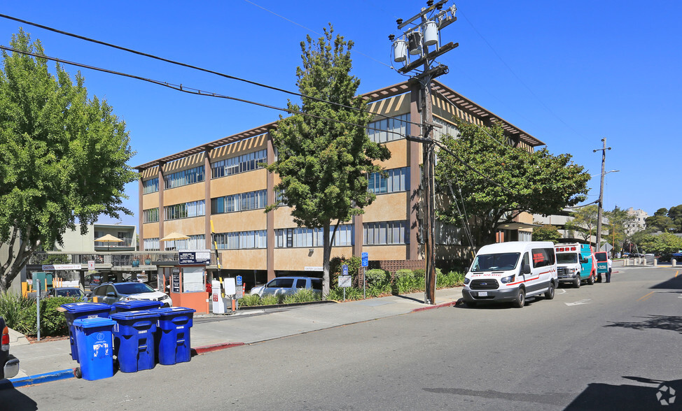 3000 Colby St, Berkeley, CA en alquiler - Foto del edificio - Imagen 2 de 9