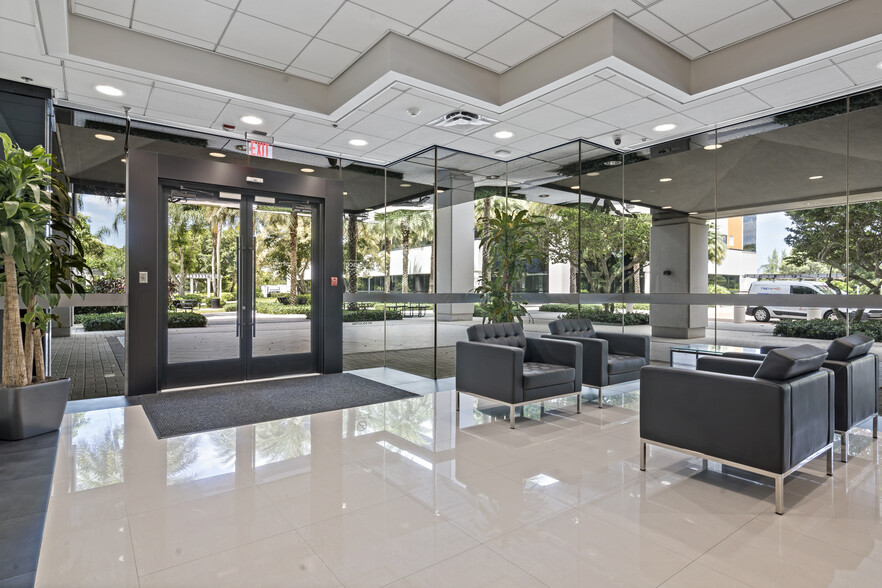 3450 Lakeside Dr, Miramar, FL en alquiler - Foto del interior - Imagen 2 de 8