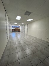 7140-7144 Owensmouth Ave, Canoga Park, CA en alquiler Foto del interior- Imagen 2 de 8