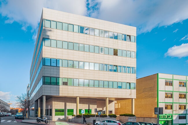 Más detalles de Calle Miguel Yuste, 17, Madrid - Oficina en alquiler