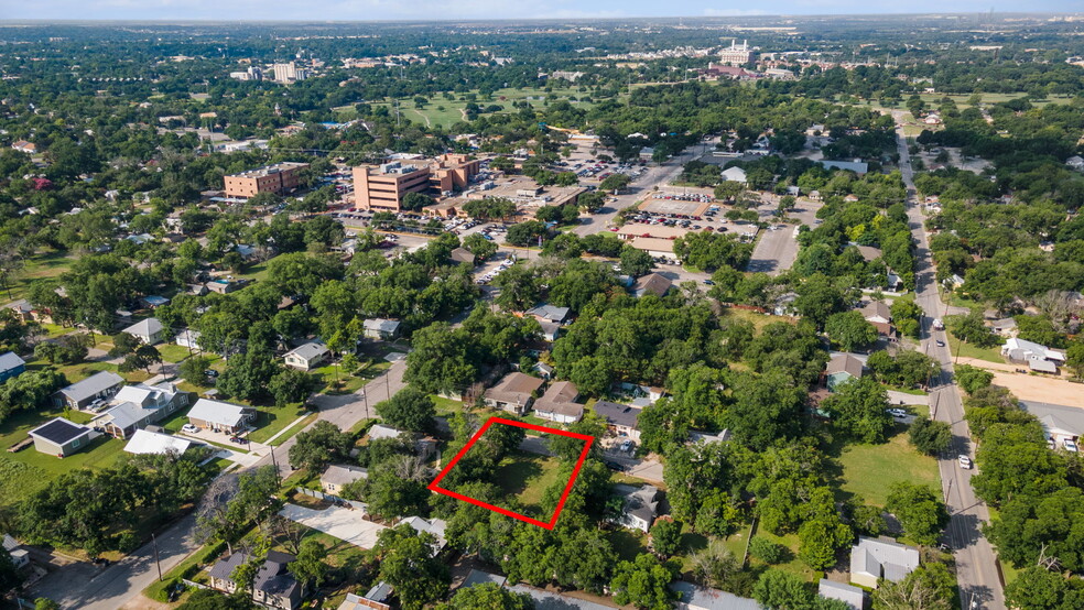 740 Central Ave, New Braunfels, TX en venta - Foto del edificio - Imagen 3 de 13