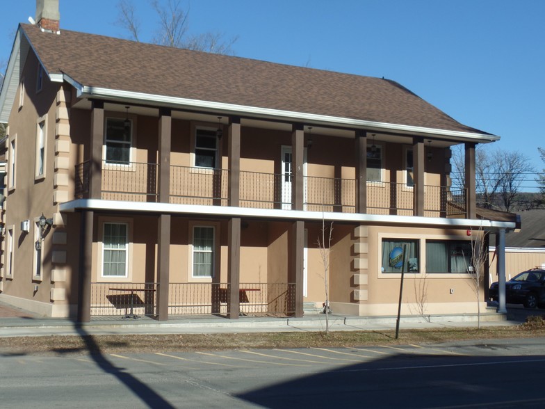 90 Sullivan St, Wurtsboro, NY en venta - Foto del edificio - Imagen 1 de 35