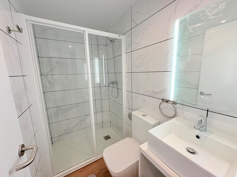Calle Antolín López Peláez, 29, Ponferrada, León en venta - Foto del edificio - Imagen 3 de 35