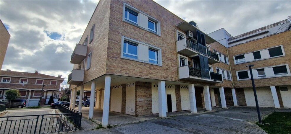 Local en Grijota en venta - Foto del edificio - Imagen 2 de 8