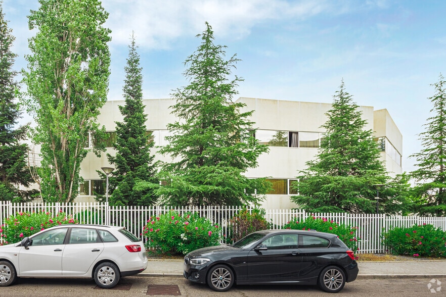 Ronda Poniente, 2, Tres Cantos, Madrid en alquiler - Foto del edificio - Imagen 2 de 5