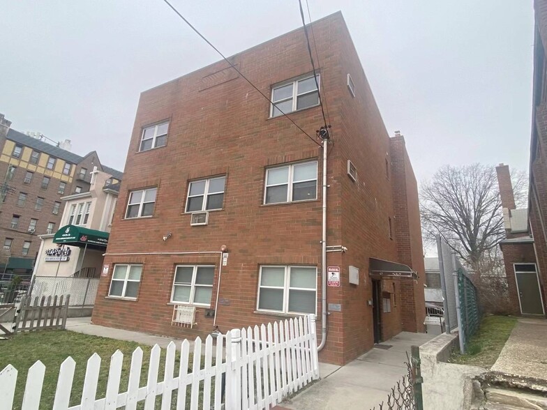 15605 Sanford Ave, Flushing, NY en venta - Foto principal - Imagen 1 de 7