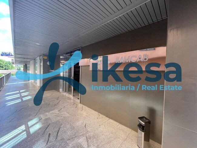 Más detalles de Avenida del Aljarafe, 1, Tomares - Oficina en venta