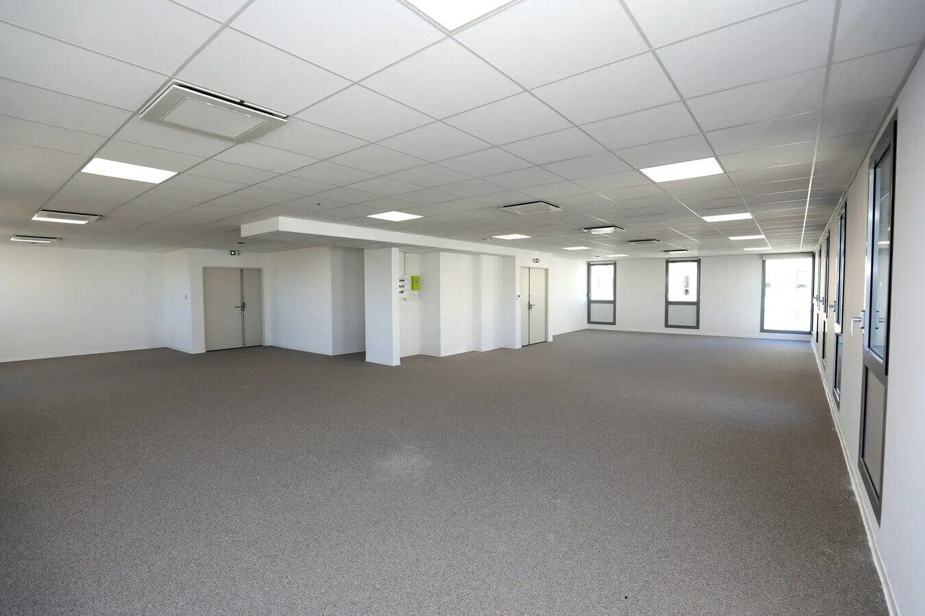 1480 Avenue D'Armenie, Gardanne, BDR 13120 -  -  - Foto del interior - Image 1 of 2