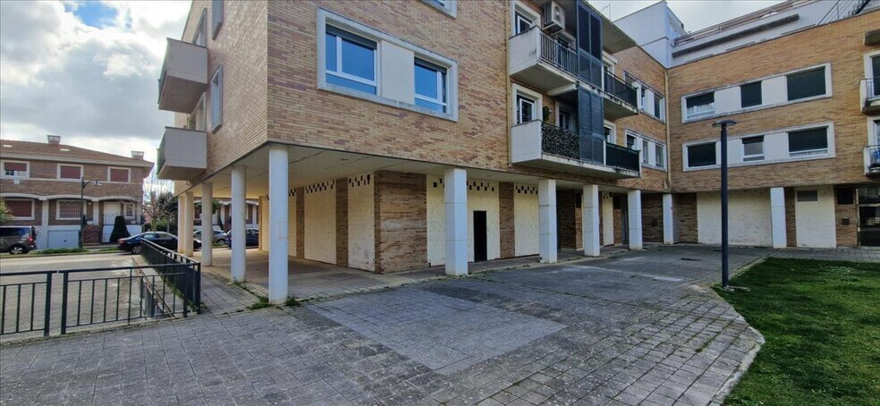 Local en Grijota en venta - Foto del edificio - Imagen 3 de 8