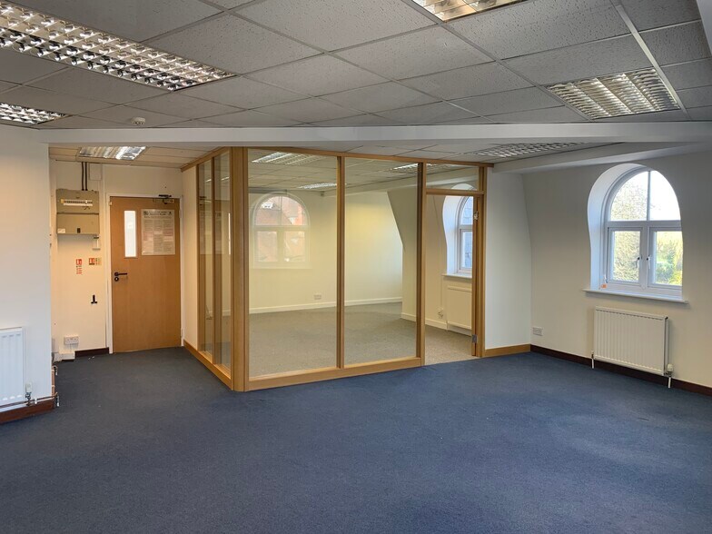 18-22 The Causeway, Bishop's Stortford en alquiler - Foto del edificio - Imagen 3 de 7