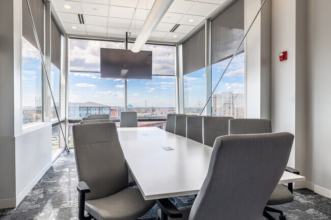 Más detalles de 5550 Wild Rose Ln, West Des Moines, IA - Coworking en alquiler