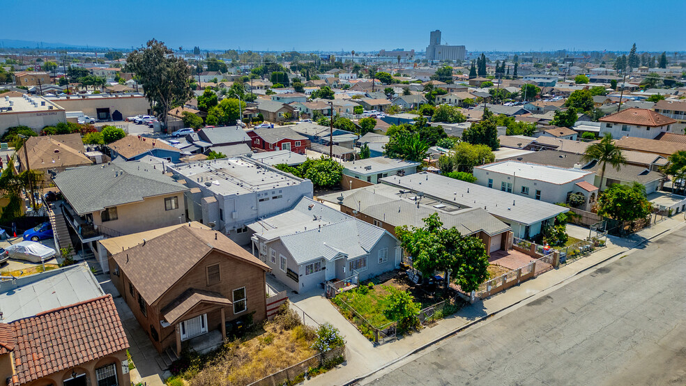 930-932 Fraser Ave, Los Angeles, CA en venta - Foto del edificio - Imagen 1 de 106