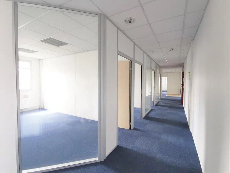 13 Rue Edison, Bron en venta - Foto del interior - Imagen 1 de 6