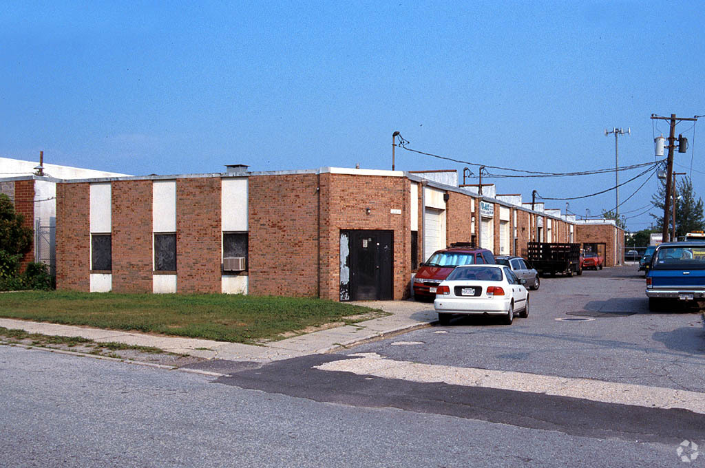 287 Skidmore's Rd, Deer Park, NY en alquiler Foto del edificio- Imagen 1 de 4