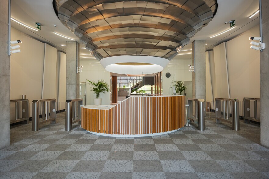 Calle del Ombú, 3, Madrid, Madrid en alquiler - Foto del edificio - Imagen 3 de 17