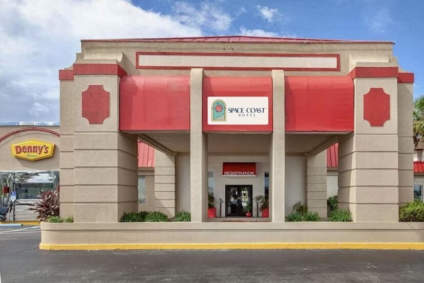 3500 Cheney Hwy, Titusville, FL en venta - Foto del edificio - Imagen 1 de 16