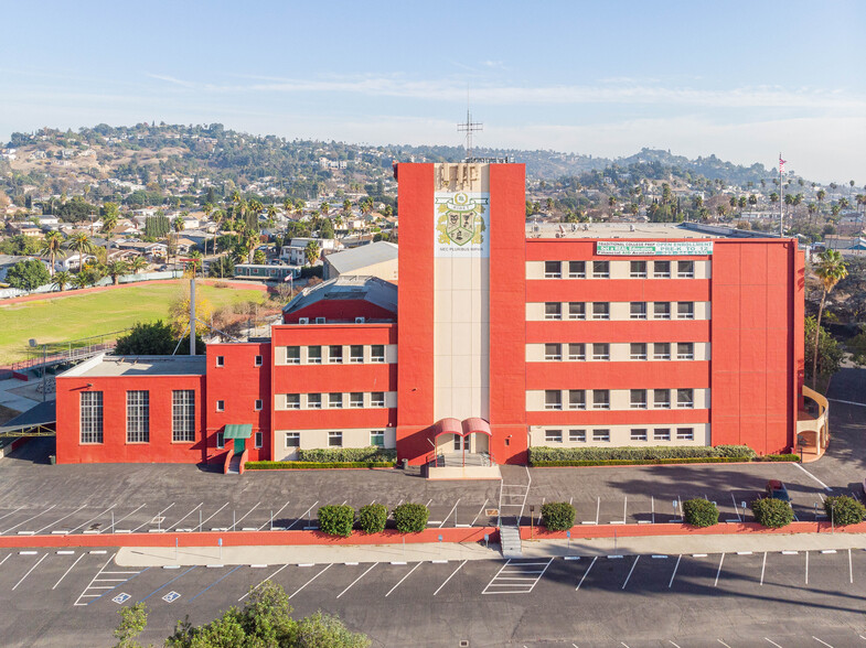 2911 N San Fernando Rd, Los Angeles, CA en alquiler - Foto del edificio - Imagen 2 de 65