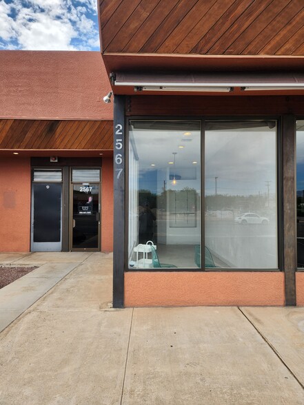 2555-2573 N Campbell Ave, Tucson, AZ en alquiler - Foto del edificio - Imagen 2 de 6