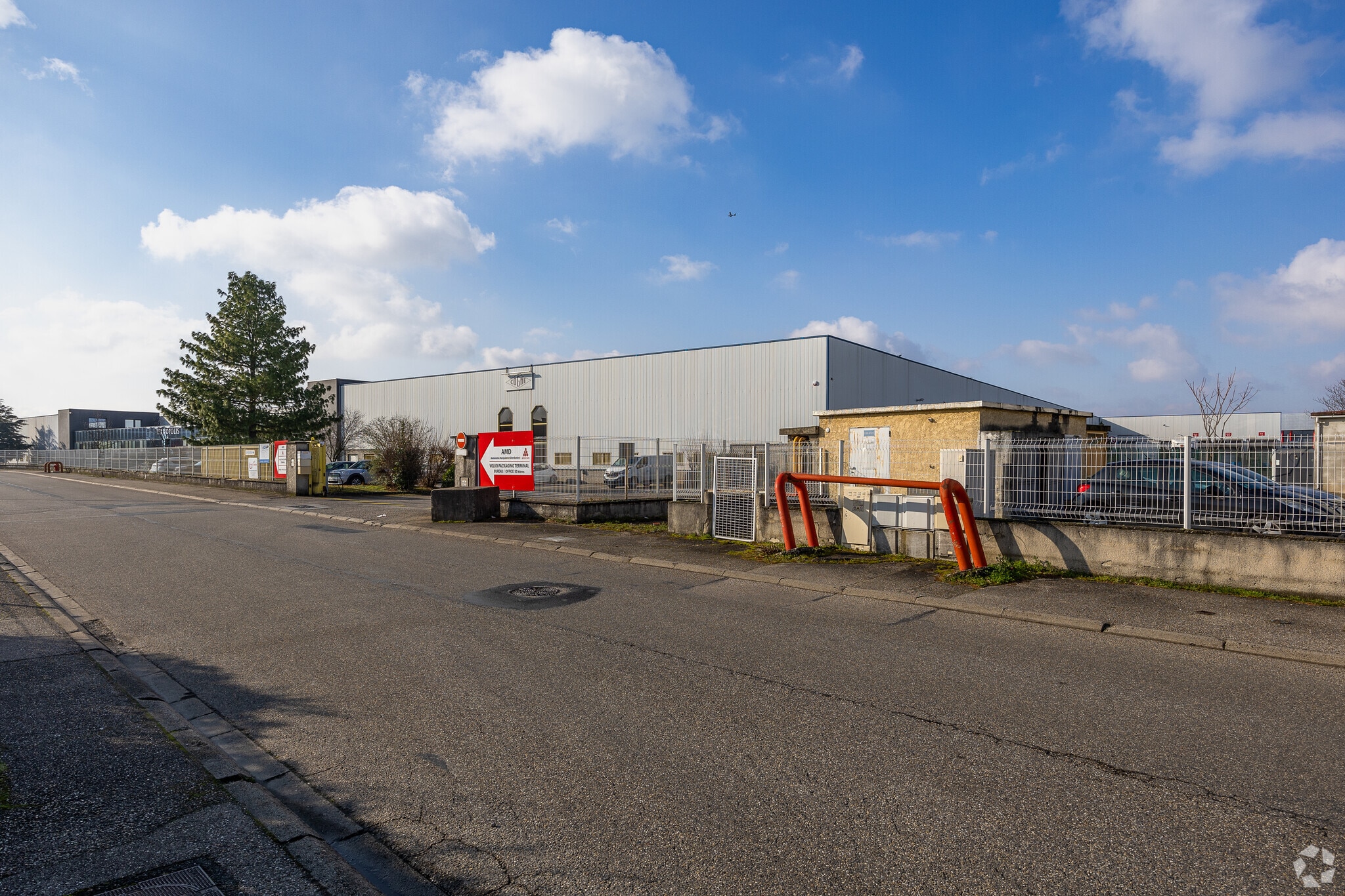 15 Rue Des Frères Lumière, Chassieu en alquiler Foto principal- Imagen 1 de 10