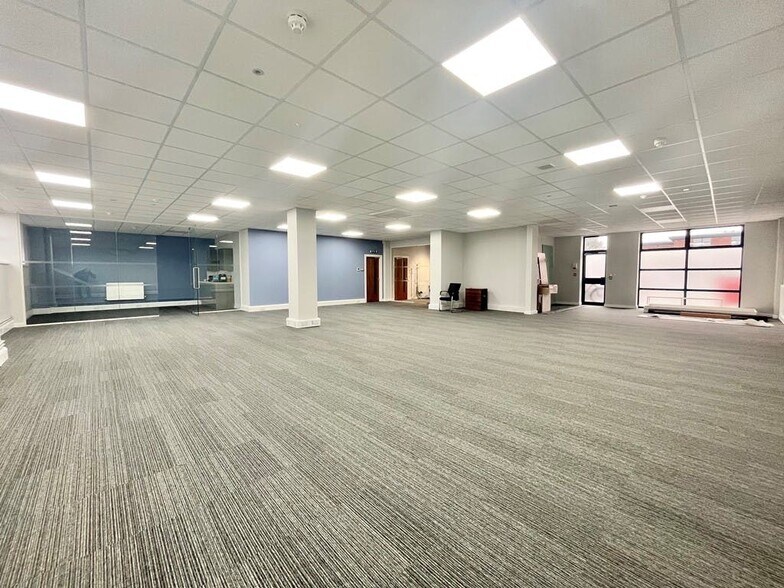 Ensign Way, Southampton en venta - Foto del edificio - Imagen 2 de 14
