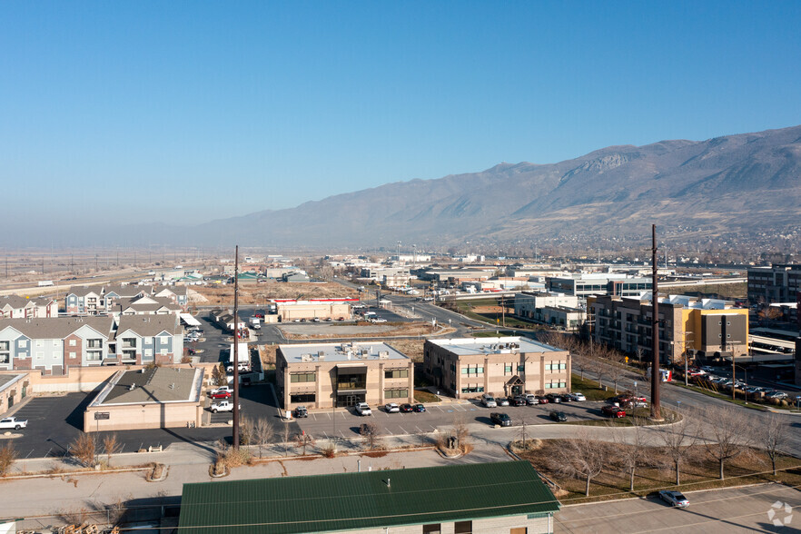 233 N 1250 W, Centerville, UT en alquiler - Foto del edificio - Imagen 1 de 3