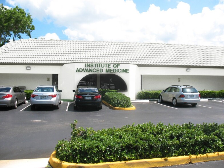 7100 W Commercial Blvd, Lauderhill, FL en alquiler - Foto del edificio - Imagen 3 de 6