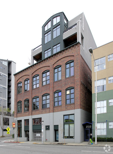 81 Vine St, Seattle, WA en alquiler - Foto del edificio - Imagen 2 de 2