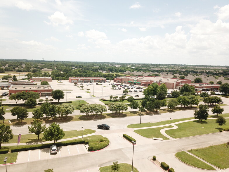 8415 Davis Blvd, North Richland Hills, TX en alquiler - Foto del edificio - Imagen 2 de 8