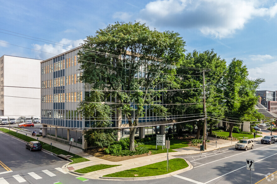 1400 Spring St, Silver Spring, MD en alquiler - Foto del edificio - Imagen 1 de 7