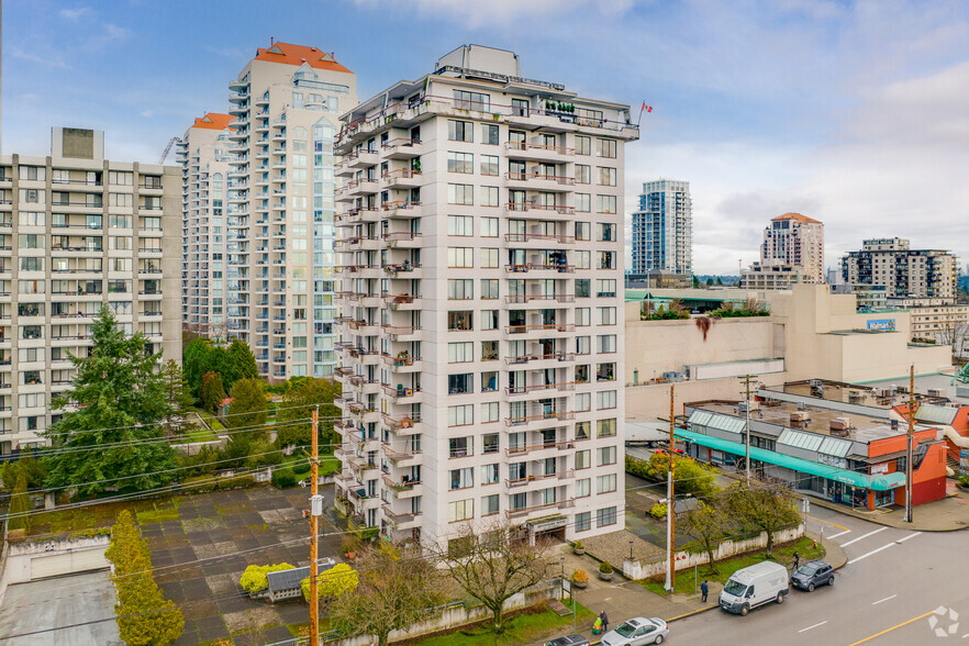 621 Eighth St, New Westminster, BC en venta - Foto principal - Imagen 1 de 5