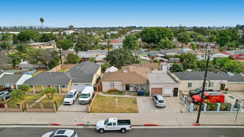 13636 Garfield Ave, South Gate, CA en venta - Foto del edificio - Imagen 2 de 13