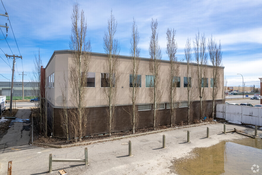 3505 52nd St SE, Calgary, AB en alquiler - Foto del edificio - Imagen 3 de 3