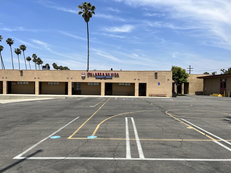 207 S Dacotah St, Los Angeles, CA en alquiler - Foto del edificio - Imagen 1 de 20