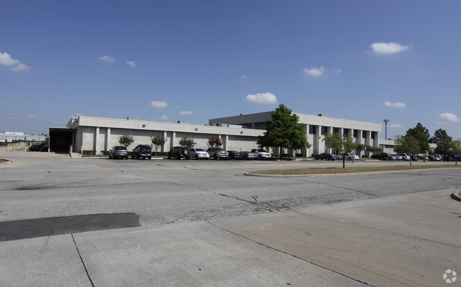 6625 Iron Horse Blvd, North Richland Hills, TX en alquiler - Foto del edificio - Imagen 1 de 5