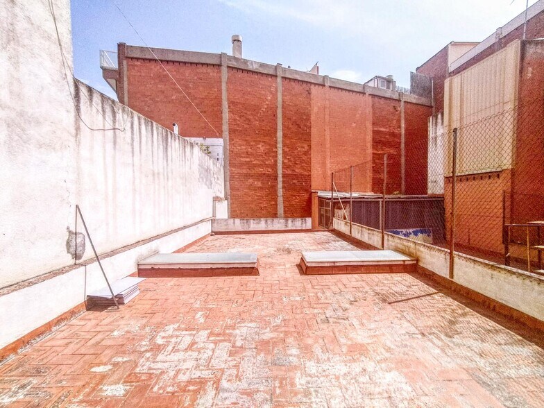 Local en L'Hospitalet de Llobregat, Barcelona en venta - Foto del edificio - Imagen 3 de 11