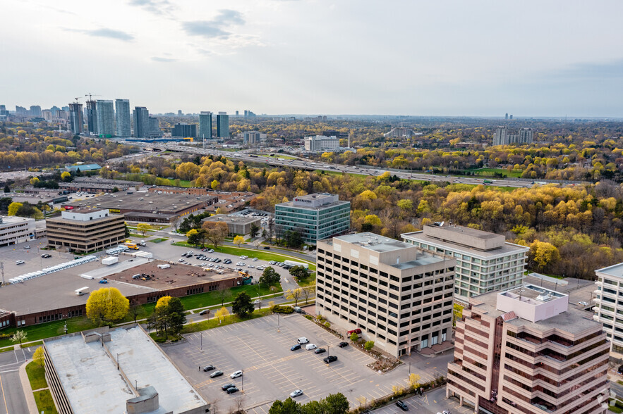 225 Duncan Mill Rd, Toronto, ON en alquiler - Vista aérea - Imagen 2 de 4