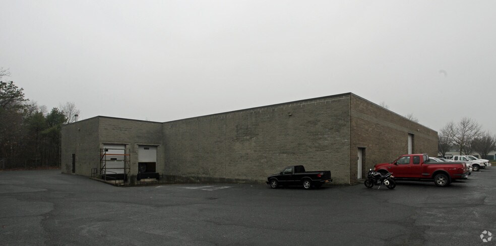 181-191 Remington Blvd, Ronkonkoma, NY en venta - Foto del edificio - Imagen 3 de 13