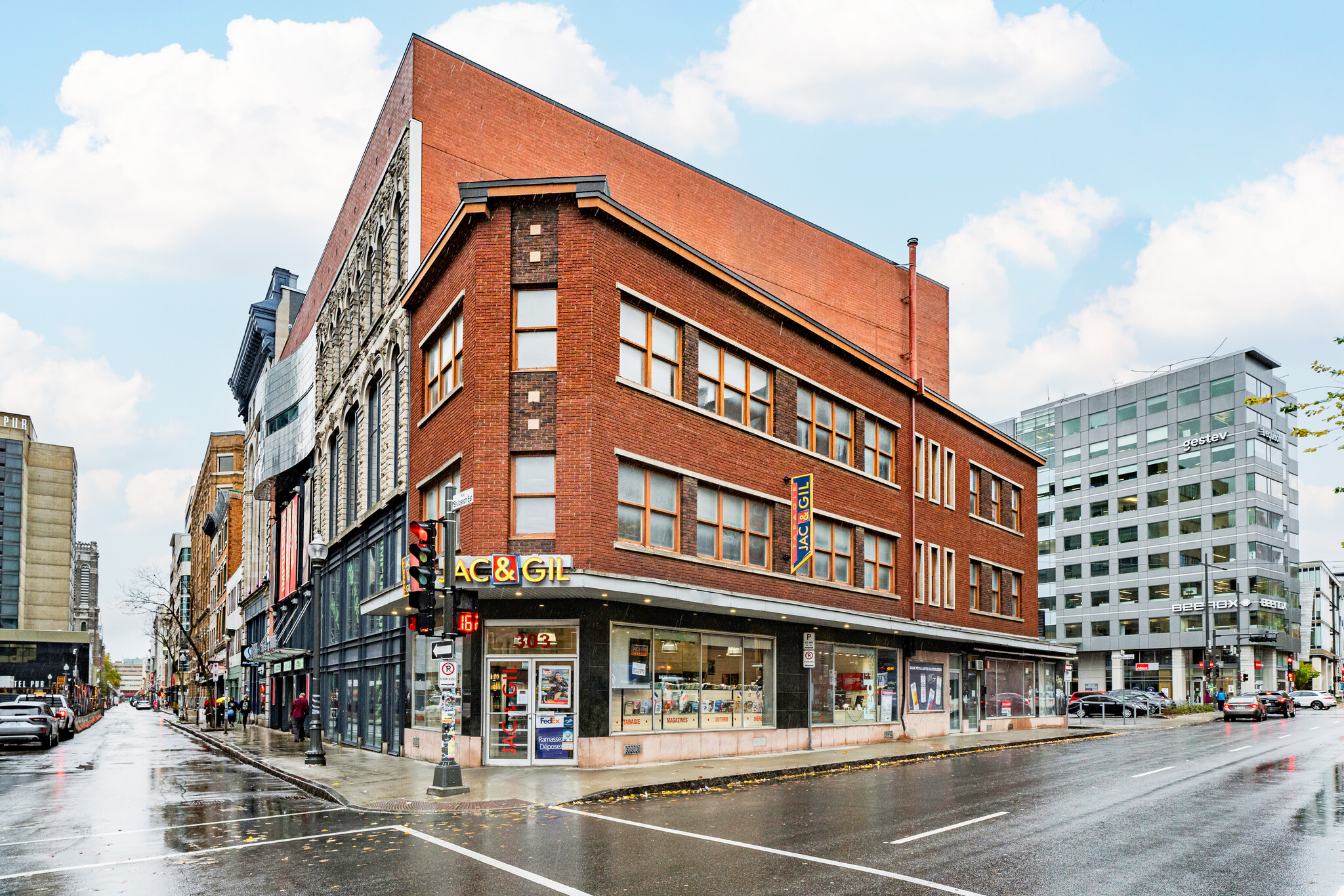 303 St Saint-Joseph E, Québec, QC en alquiler Foto del edificio- Imagen 1 de 2